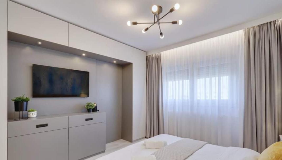 Government Deluxe Studio By Magic Apartments บูคาเรสต์ ภายนอก รูปภาพ